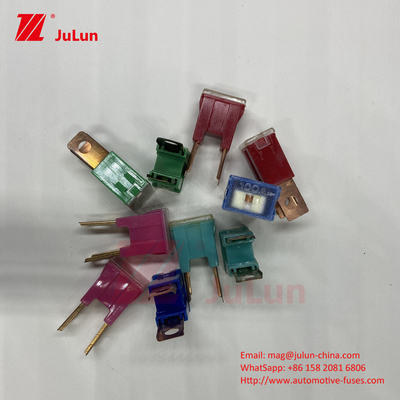 Fuse Blade Tembaga Logo Disesuaikan Menyediakan Perlindungan Overload 20A-100A Untuk Kendaraan