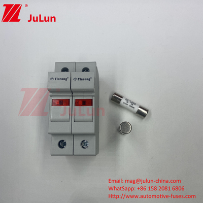 TUV CE 10*38mm DC 1000V Solar PV Fuse Fusible 20A Dengan Perlindungan Pemegang Fuse LED Untuk Solar Inverter