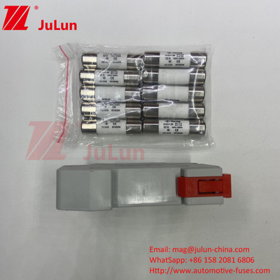 1000VDC-1500VDC Solar PV Fuse Holder Dengan Fuse 2 Amp Fuse Solar Dc Silinder Fuse Link