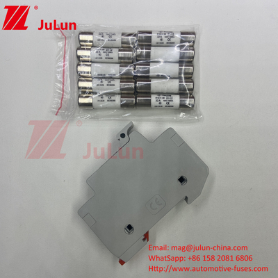 10A-63A Fuse PV Untuk Instalasi PV Surya 32A 10X38mm 1000V DC Din Rail Fuse Holder Dengan Lampu Untuk Sistem Surya