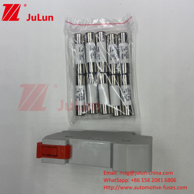 Solar Pv Fuse / Din Rail Solar Fuse Holder untuk Inverter 1500VDC 1000VDC 500VDC 10A-63A 30kA