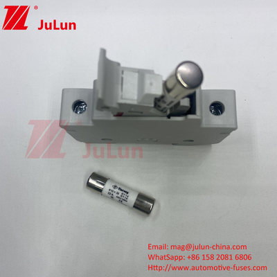 Pemegang sekring surya PV dengan sekring panduan DIN 10A-63A Keramik Body Silver Fuse Element