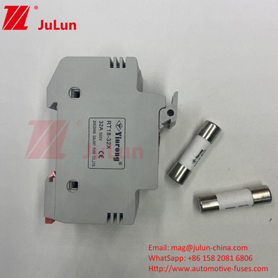 30kA Kapasitas Putus Solar PV Fuse / Din Rail Solar Fuse Holder Untuk Perlindungan Modul