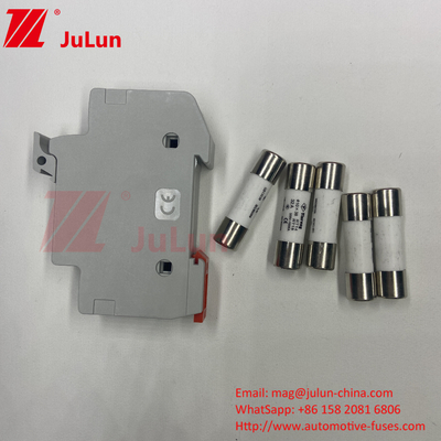 Silver Solar Panel PV Fuse Untuk Inverter Module Protection Fuse Holder 1500v 30a