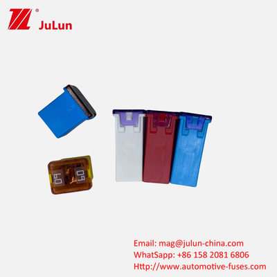 Fuse persegi mobil kecil 32V 58V EV Kendaraan listrik menengah Fuse Blade Terminal dengan tegangan nominal 58V DC