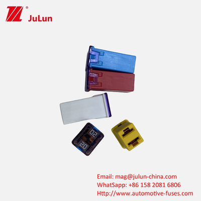 Amp Blade Fuse Keamanan Ditingkatkan LOGO Disesuaikan Untuk Kendaraan Listrik Littel Mobil Square Fuse 32V 58V