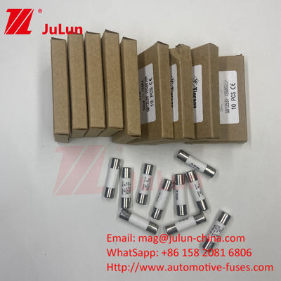3A 10*38mm Keramik PV String Fuse Untuk Sistem Photovoltaic AC220V AC380V AC50 0V AC690V AC800V