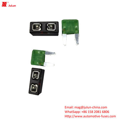 Memasuki Bagian Otomatis Tembaga 50 Amp Pengecualian sirkuit reset manual