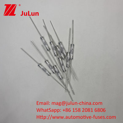 HV660 ASTM 16A 500VDC 30KA Fuse Keramik Otomotif Metode Pemasangan Timbal Aksial 6*32mm