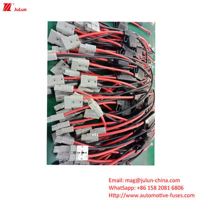 EU UL Standard Automotive Plug In Circuit Breaker Fuse Holder Tegangan Nominal 32V Arus 25A-80A Untuk Kendaraan Listrik
