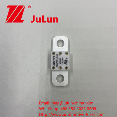 Fuse Keramik Otomotif 150VDC 300A A202001 dengan Metode Pemasangan Bolt Sekrup Karakteristik Listrik 1.0 Dalam 4 Jam 3.0 Dalam 10s Max