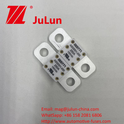 A202001-100A 150VDC Fuse Keramik Otomotif untuk Sistem Traksi EV Rekomendasi Torsi ketat 11-13N·m Untuk pemasangan M8