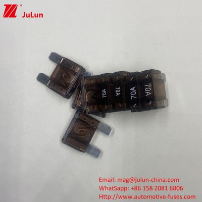 32VDC 40A Automotive Blade Fuses Penting Untuk Sistem Elektronik Otomotif
