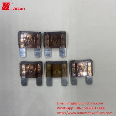 60A Produksi Fuse Blade Otomotif Dengan Bahan Kuningan PA66