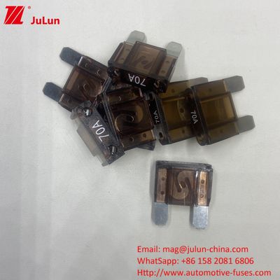 Blade 60A Fuse Mobil Kelas Untuk Elektronika Otomotif 32V