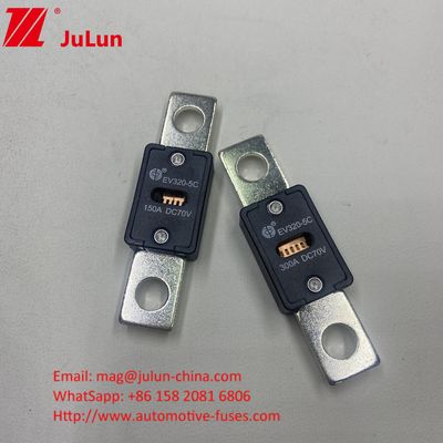 51mm Jarak Lubang Otomotif EV320*-5X 225A 70VDC Sekring 68*19*10mm 6KA Kapasitas Pemutus Untuk Kendaraan Berkinerja