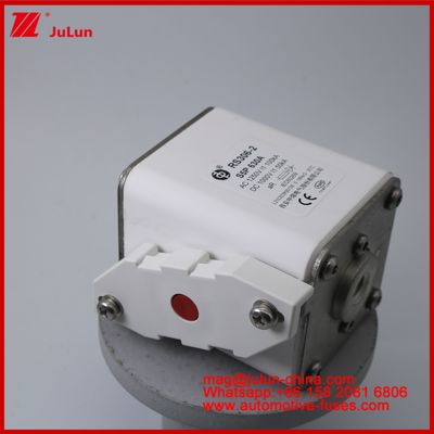 RS306-2 S5P 630A Traksi Kendaraan Listrik Kuadrat Fuse Karemik EV Atau HEV Traksi Kendaraan Listrik DC Untuk EV HEV AC1250V 100KA DC1000V 50KA AR