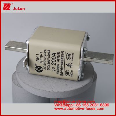 NH1 RT16-1 200A AC500V 120KA DC 440V 100KA Otomotif Keramik Auto Fuse Blade Mount Untuk EV / HEV Kendaraan Ukuran Kecil Perlindungan Sirkuit Singkat Listrik Berrenom Tinggi