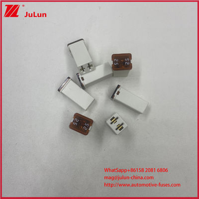 Kendaraan 32VDC pemutus sirkuit Mobil mini Fuse 25A 32V Terminal Wanita Square Plug-In Fuse Link Untuk Kendaraan Mobil 0495025.ZXA