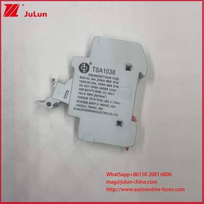 Fuse PV 10*38mm 30A 1000VDC 6 KV Nominal Impulse Tahan Tegangan Fuse PV Surya dengan Kapasitas Patah Tinggi 20kA