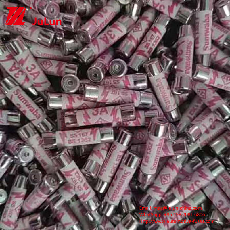 UK POWER PLUG Fuse Otomotif Keramik dengan Bahan Tembaga Keramik Dan Ukuran 6 * 25mm