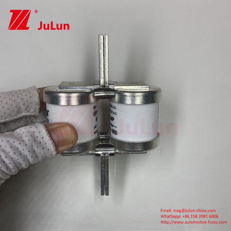 690V Tegangan Nominal BUSSMANN 630MMT Keramik Automotive Fuses Dengan Twin Flat Plate Bolt Design Untuk Pemasangan M6/M8