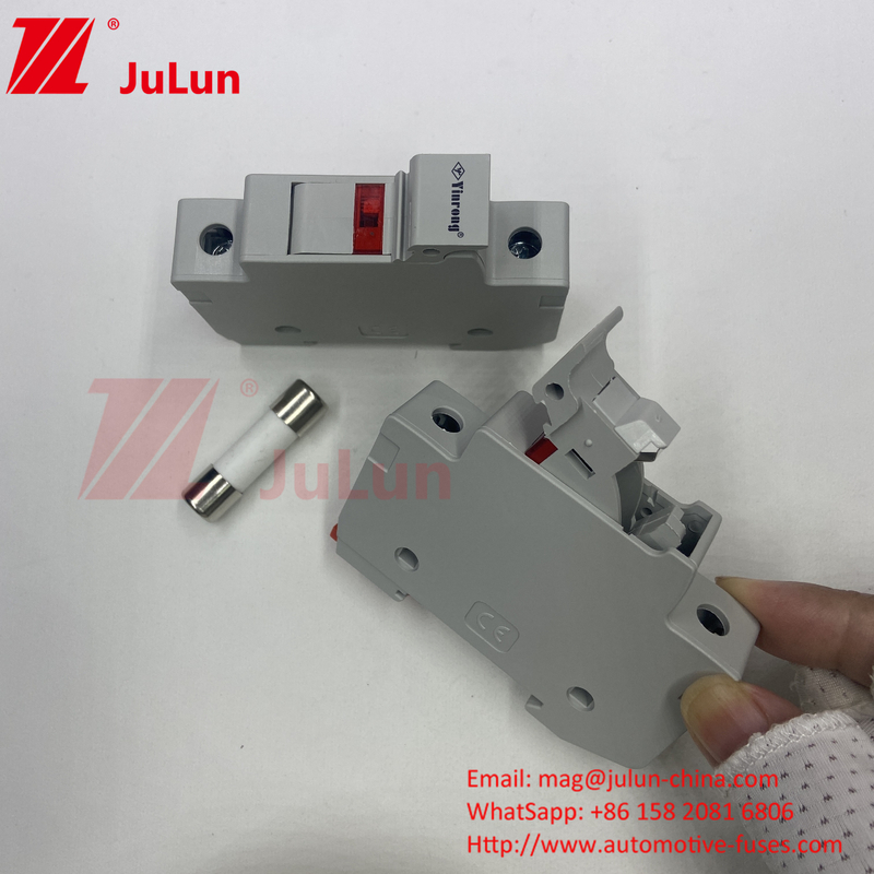 1500VDC Kapasitas Pemutus Solar PV Fuse Solar PV DC Fuse 1000V 15A-32A Rating Untuk Perlindungan Listrik Dalam Sistem PV