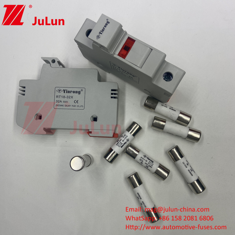 Solar PV Keramik Fuse Holder Dengan Kapasitas Patah 1000VAC/DC 300A Keramik Fast-Acting Fuse Untuk Photovoltaic Ch