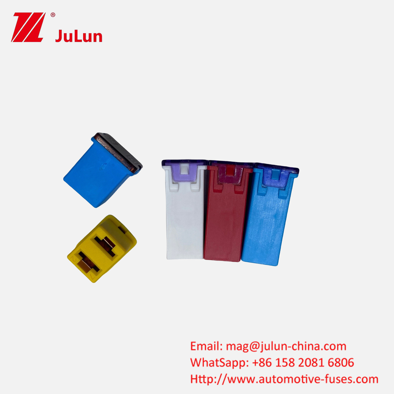 Amp Blade Fuse Keamanan Ditingkatkan LOGO Disesuaikan Untuk Kendaraan Listrik Littel Mobil Square Fuse 32V 58V