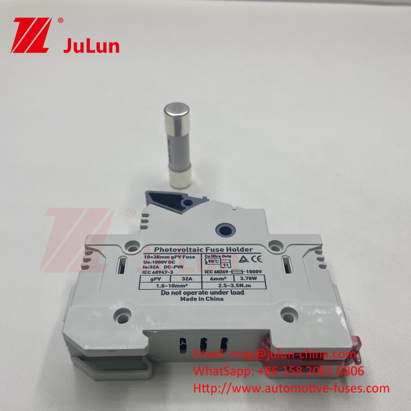 1000V DC Solar Photovoltaic Inverter Fuse RT18 Seri 10x38 3P DIN Rail Dipasang 32A Kapasitas Untuk Fuse 1500V