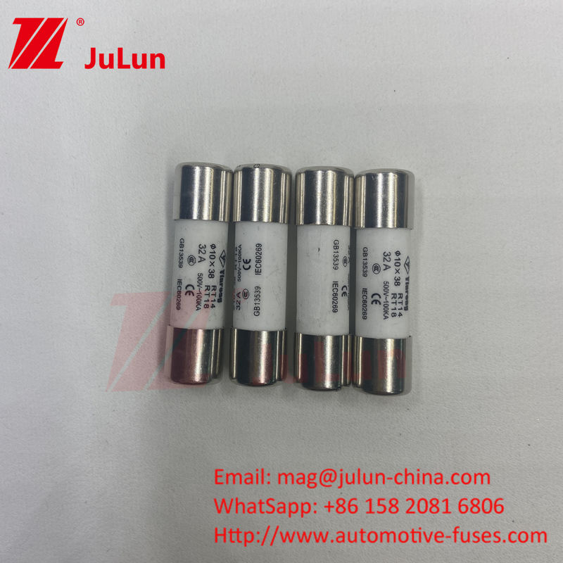2A AC220V / AC380V / AC500V / AC690V / AC800V Sistem fotovoltaik Fuse Termal Untuk Perlindungan String Surya