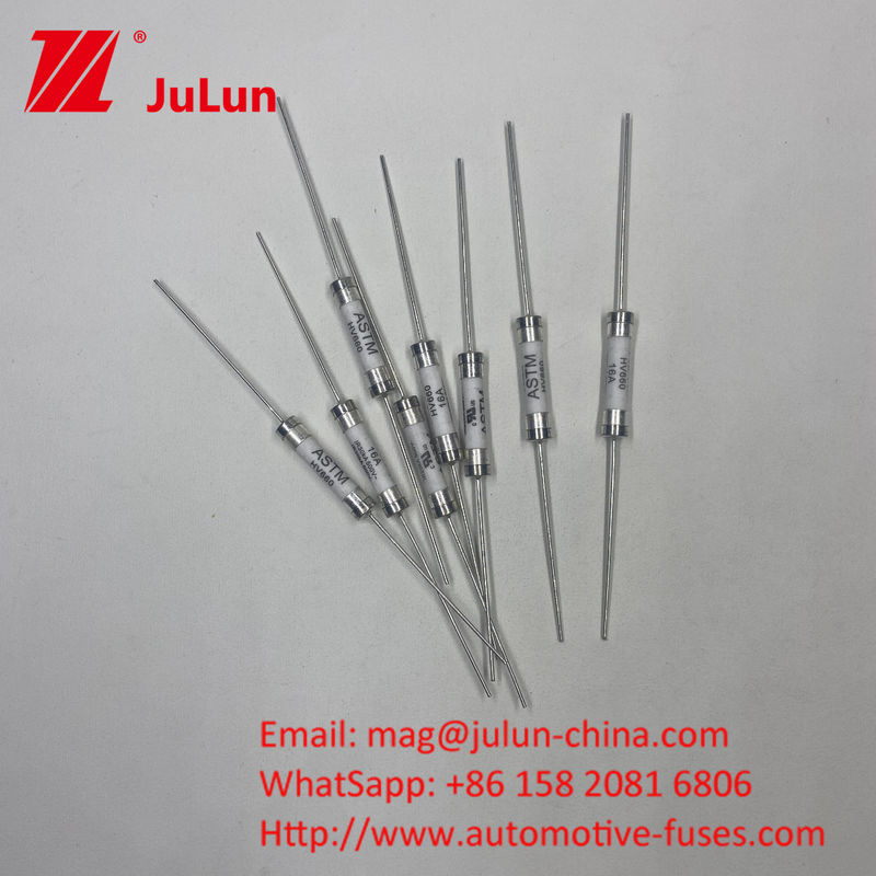HV660 20A 500VDC ASTM 30KA Fuse Keramik Berfungsi 10A-30A 500VDC Pemasangan Lubang PCB Fuse Otomotif