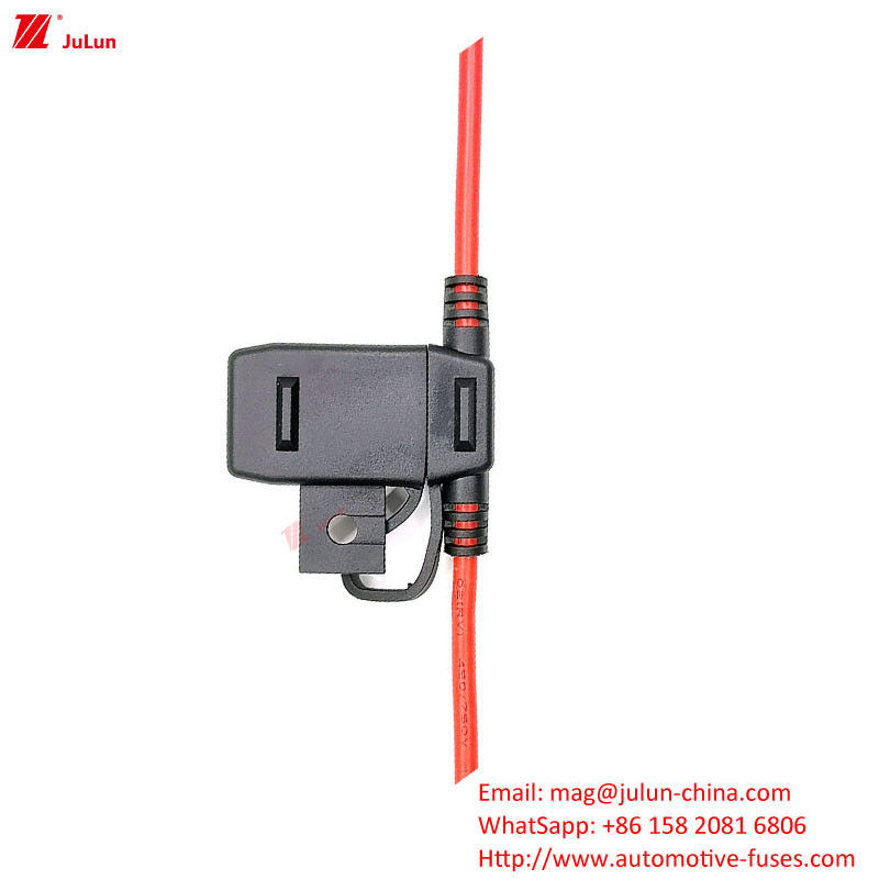 Auto Parts Fuse Holder Untuk Fuse Tipe 32V Rated Voltage Circuit Breaker Long Time Contact Tembaga PVC Flame Retardant
