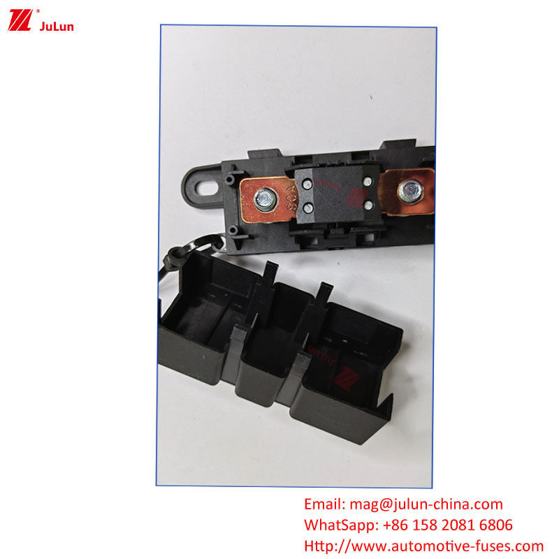Eu UL Standar suku cadang otomotif Dimensi eksternal pemegang sekring / kotak plastik / rumah nilon Tegangan nominal 32V 48V 72V Otomotif / kendaraan listrik / sepeda motor