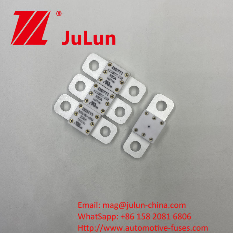 Kendaraan Keramik A202001-400A 150VDC Sekring Karakteristik Listrik 1.0 Dalam 4 Jam 3.0 Dalam 10s Maks. Jarak Lubang 39mm