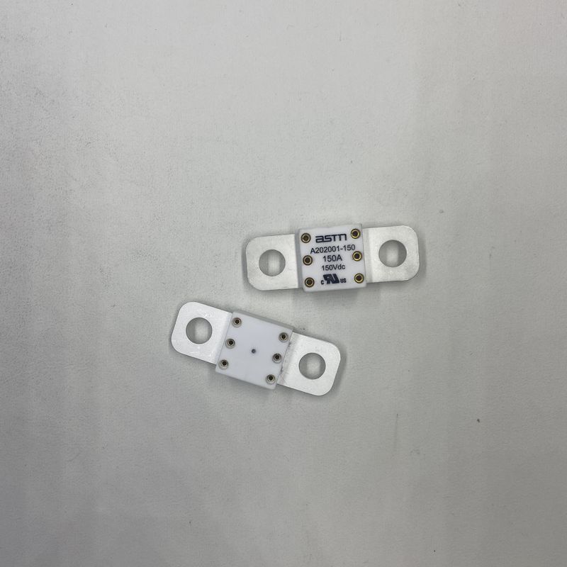 Perlindungan 350A 150VDC Fuse Keramik Ukuran Kecil Untuk Mobil Listrik Berkualitas Tinggi Rekomendasi Torsi ketat 11-13N·m