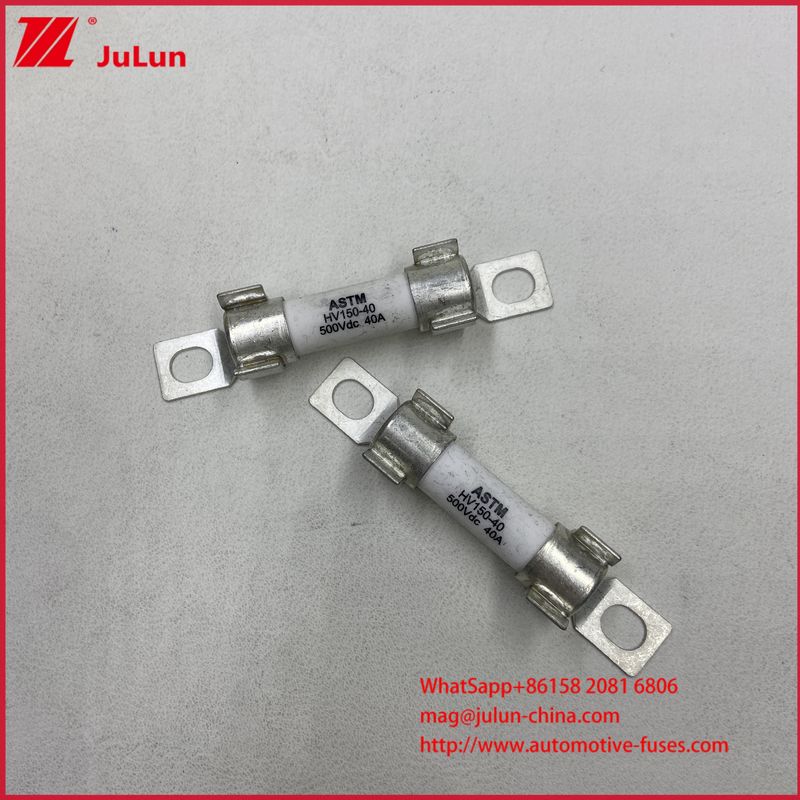 Fuse kendaraan listrik ASTM HV150 30A 10A DC500V 20KA Pemasangan baut silinder keramik dengan kemampuan pecah yang kuat