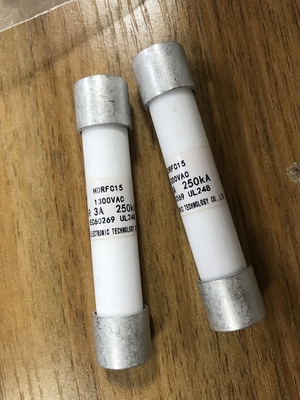 3A 1300V Bahan Keramik Sekering Tegangan Tinggi Saat Ini 250KA 15X75mm