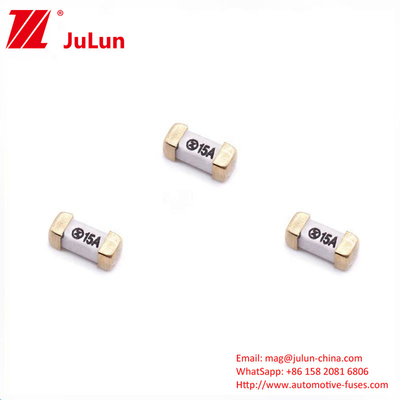 SMD UL VDE PSE KC CCC Disetujui Sekering Pemasangan Permukaan PCB 160mA~15A Peringkat Saat Ini 15A 250V