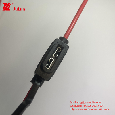 UL 94 V-0 Nominal Tegangan Rendah Fuse Holder In Line Mounting Metode AC Dan Blower Motor