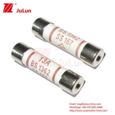 Kekuatan BS1362 B6*25mm Sekring Keramik Kendaraan Untuk Arus Listrik 3A 5A 7A 10A 13A 20A