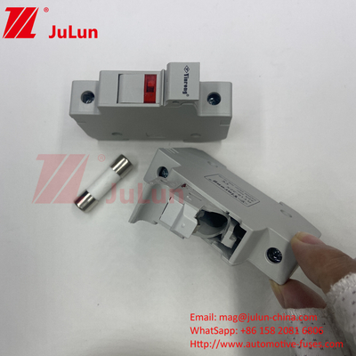 Sertifikat Solar PV Bus Box Fuse Untuk Perlindungan Modul Fotovoltaic CE Electric Solar PV Fuse Holder