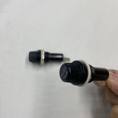Pemasangan 6 * 30mm Panel dipasang pemegang sekering listrik untuk peralatan