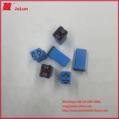 20A 32V Terminal Wanita Square Plug In Blade Fuses Link Mobil Kendaraan 0495020