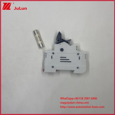 Sekering Termal Panel Surya dengan Kapasitas Pemutusan 20kA 10*38mm 32A 1000VDC