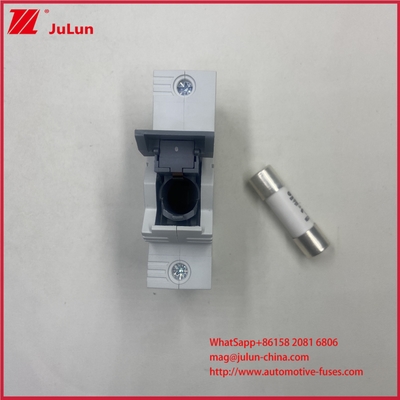 63A 22*58mm Solar PV Fuse dengan tegangan operasi nominal DC1000V dan tegangan tahan impuls nominal 6 KV